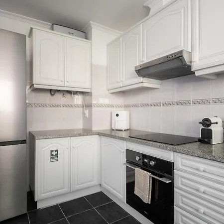 High View Apartment *